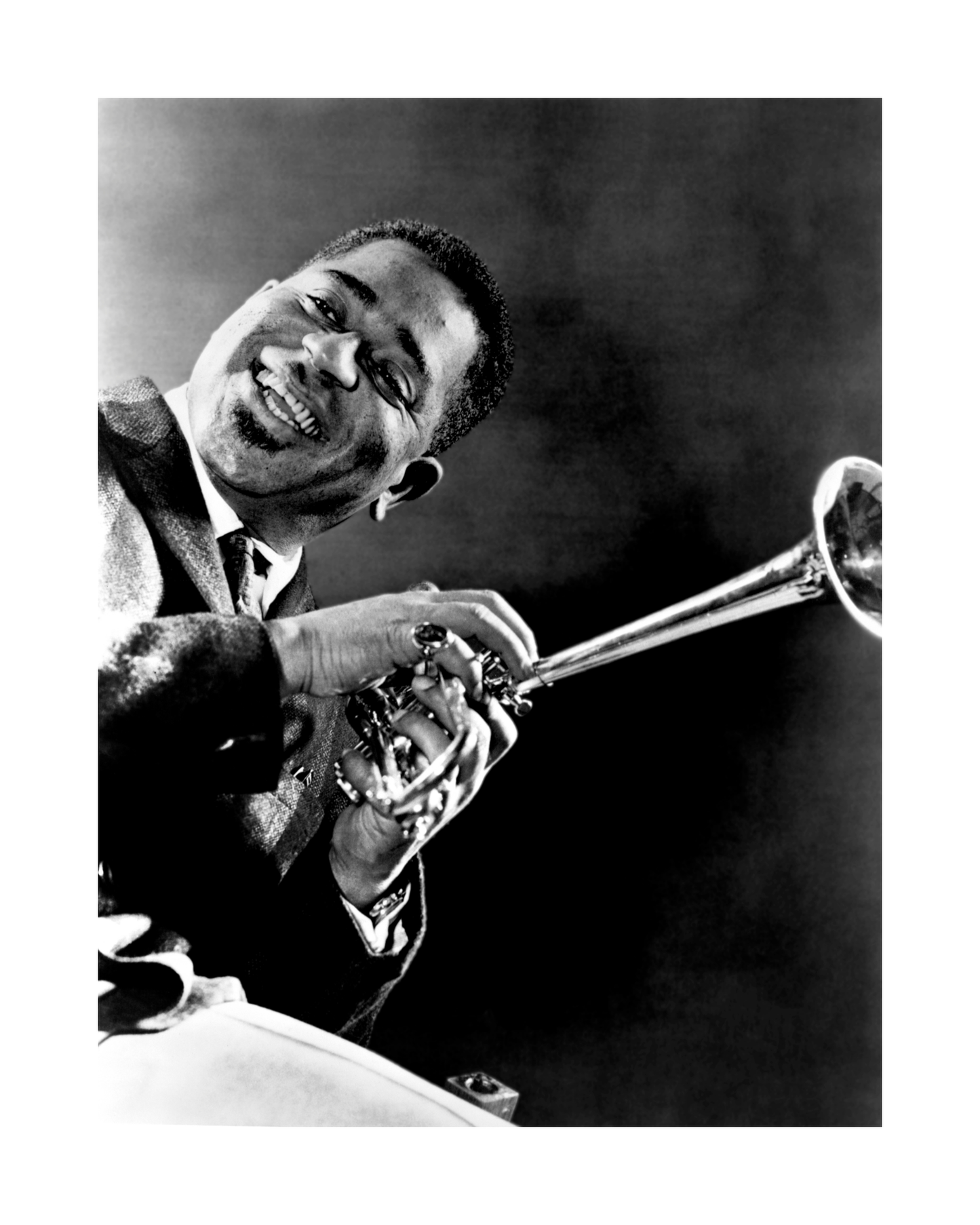 Johnny Cash joue de l'harmonica