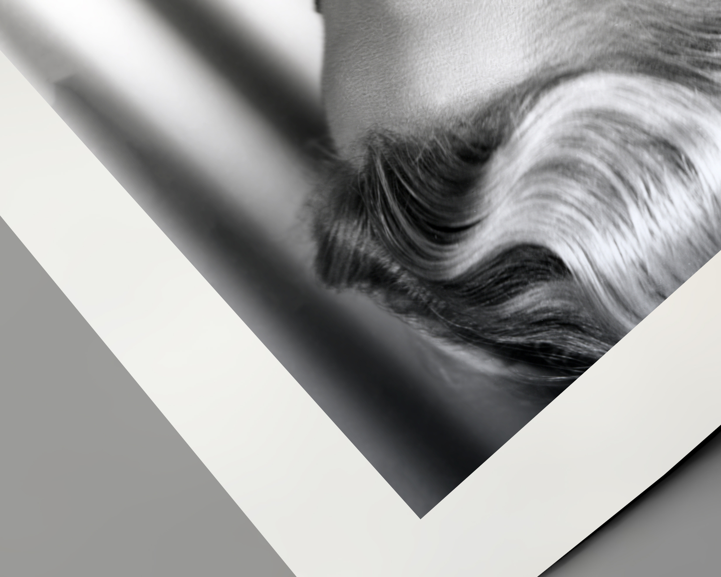 Joan Fontaine: Elegance in the Studio