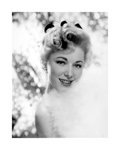 Eleanor Parker Posed in Fur