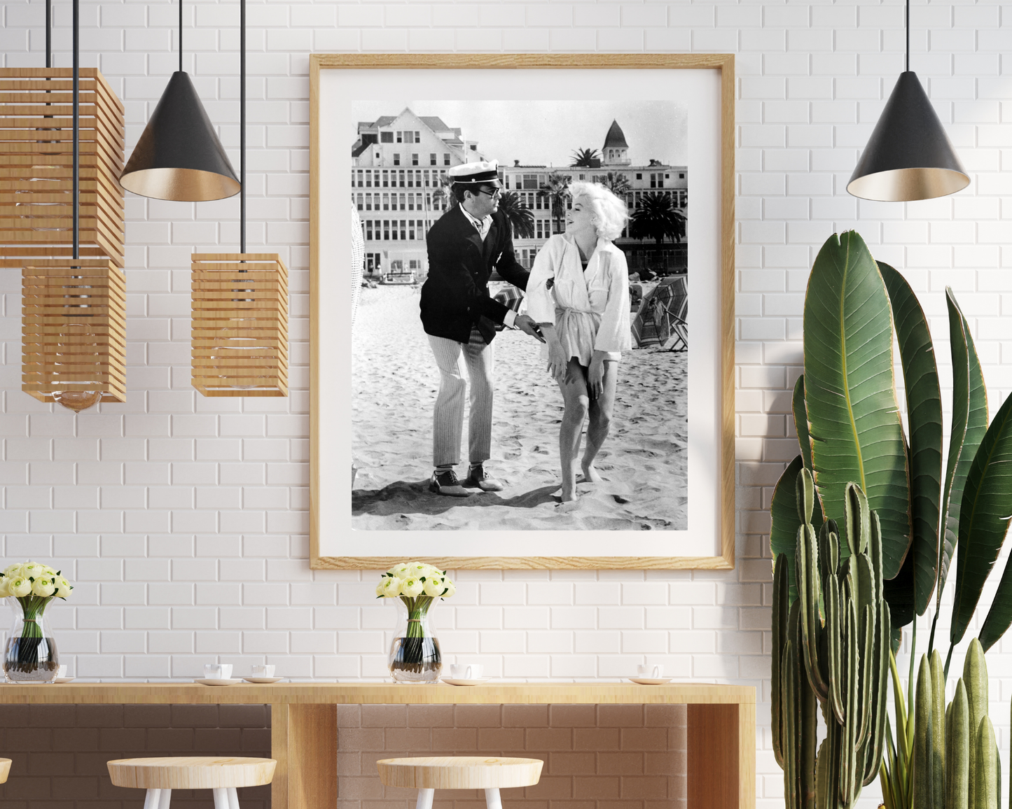 Marilyn Monroe and Tony Curtis in Some Like It Hot