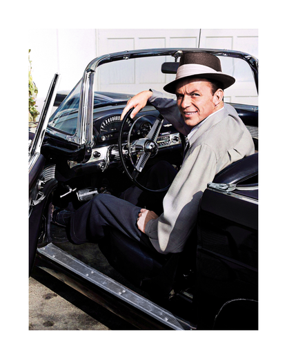 Frank Sinatra in seinem Ford Thunderbird