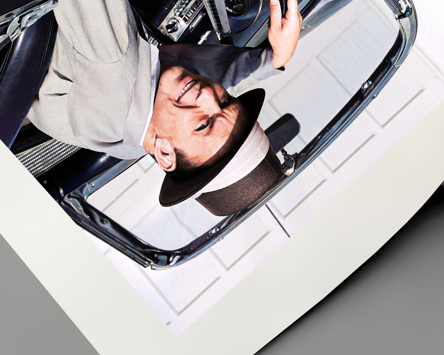 Frank Sinatra in seinem Ford Thunderbird