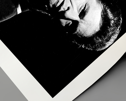 Johnny Cash spielt Mundharmonika