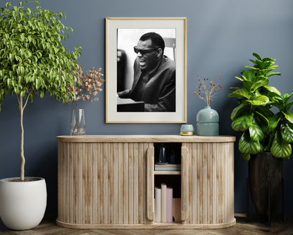 Johnny Cash joue de l'harmonica