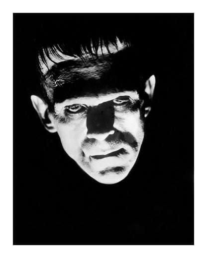 Johnny Cash joue de l'harmonica