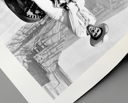 Johnny Cash joue de l'harmonica