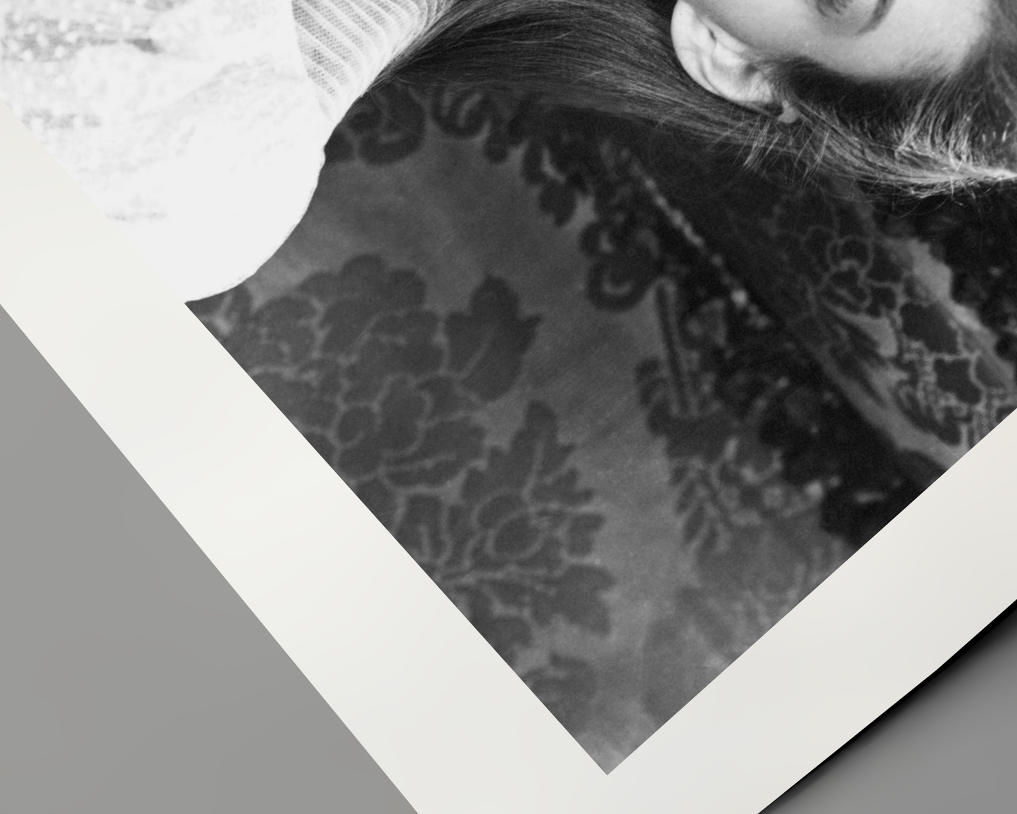 Johnny Cash joue de l'harmonica