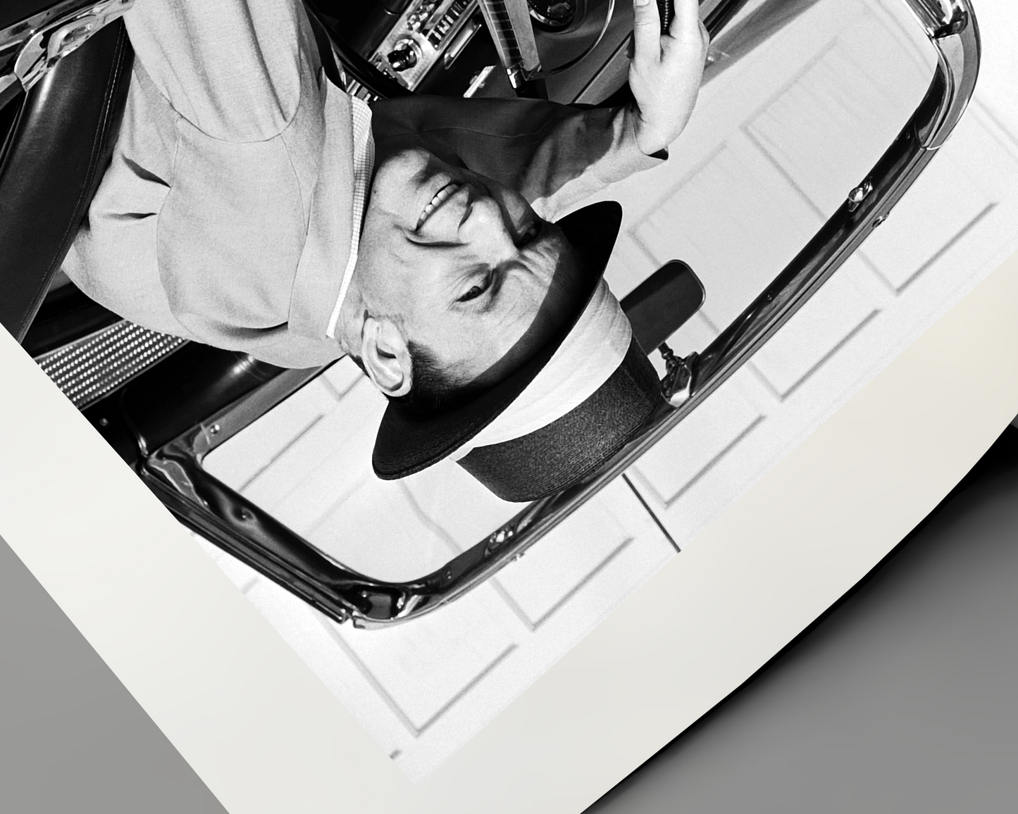 Frank Sinatra dans sa Ford Thunderbird