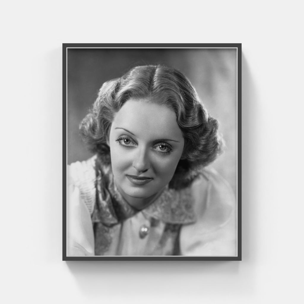 Bette Davis: Piercing Gaze