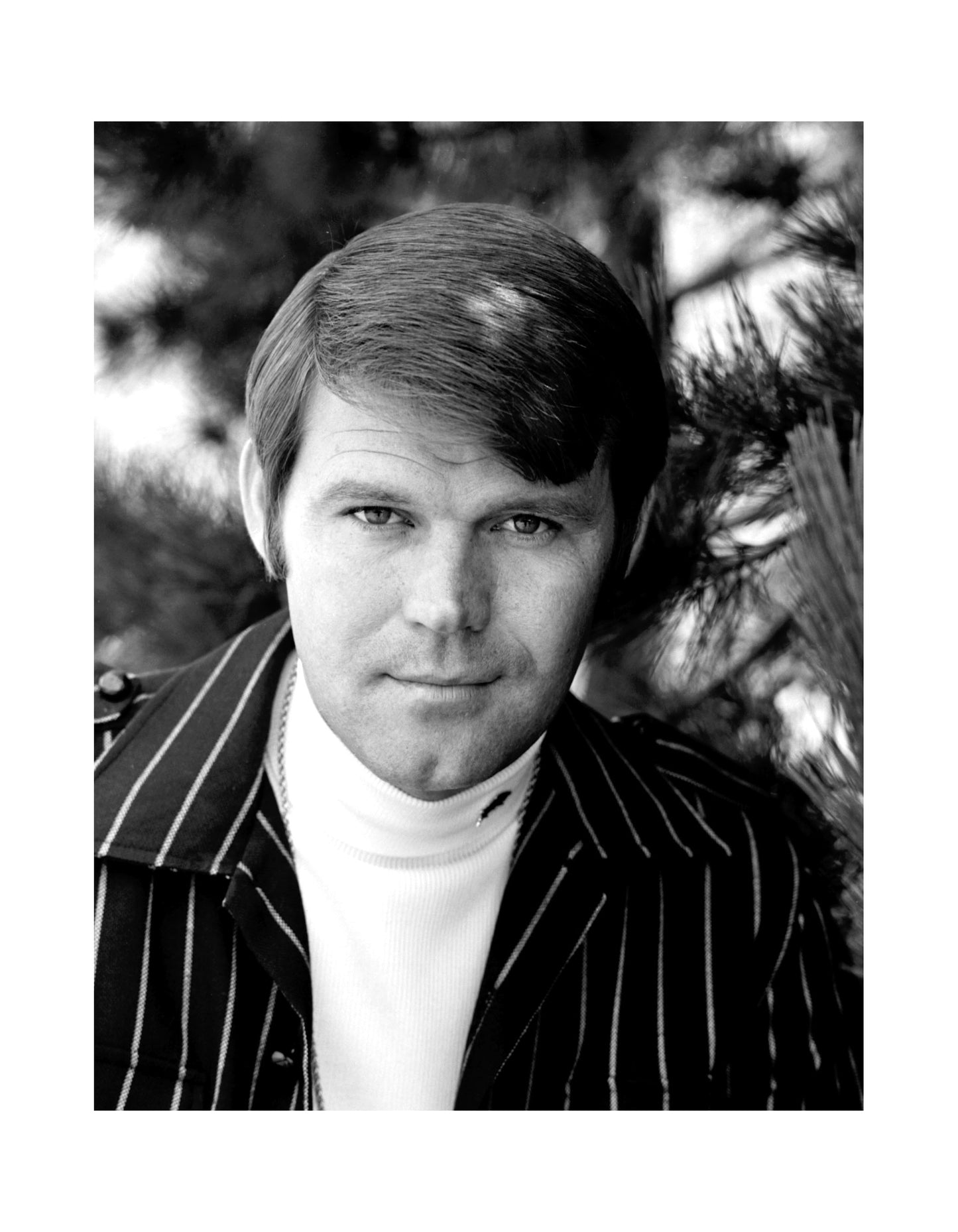 Johnny Cash spielt Mundharmonika