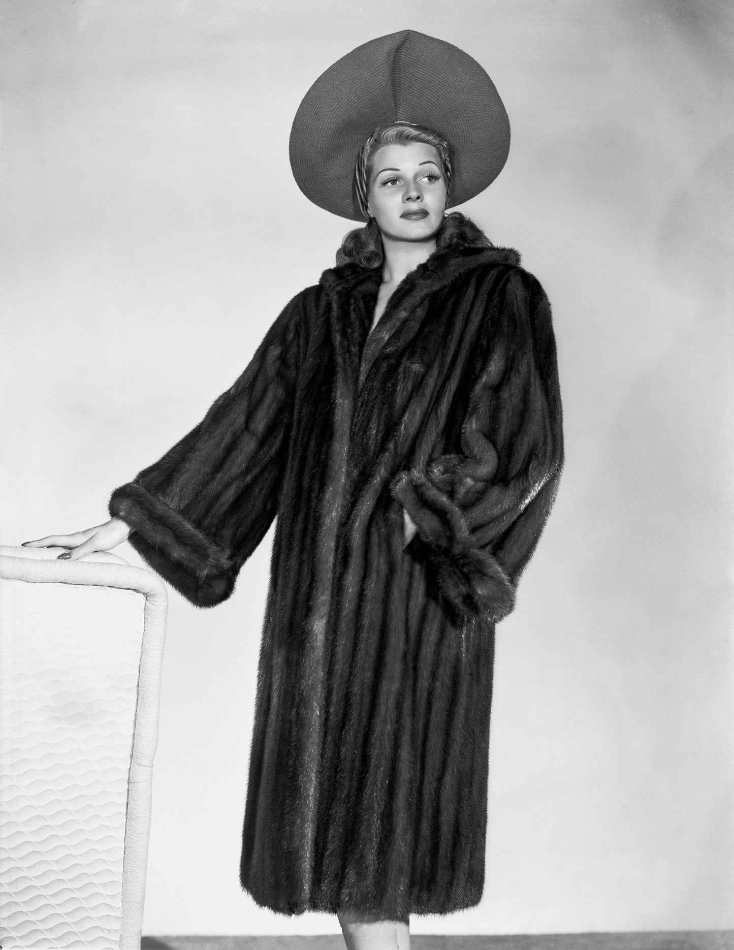 Johnny Cash joue de l'harmonica