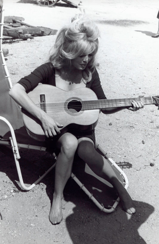 Brigitte Bardot: Beach Guitar
