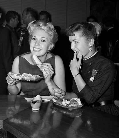 Kim Novak et Debbie Reynolds chez Schwabs