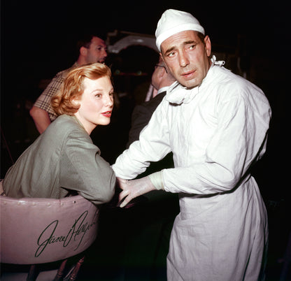 Humphrey Bogart und June Allyson am Set