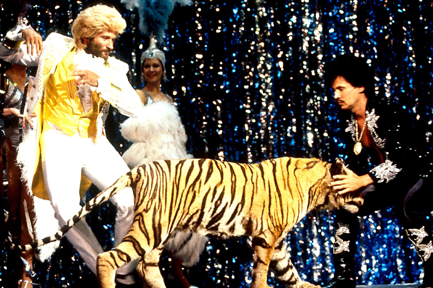 Johnny Cash spielt Mundharmonika