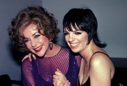 Johnny Cash spielt Mundharmonika