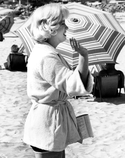 Marilyn Monroe: Behind Beach Scene for Some Like It Hot