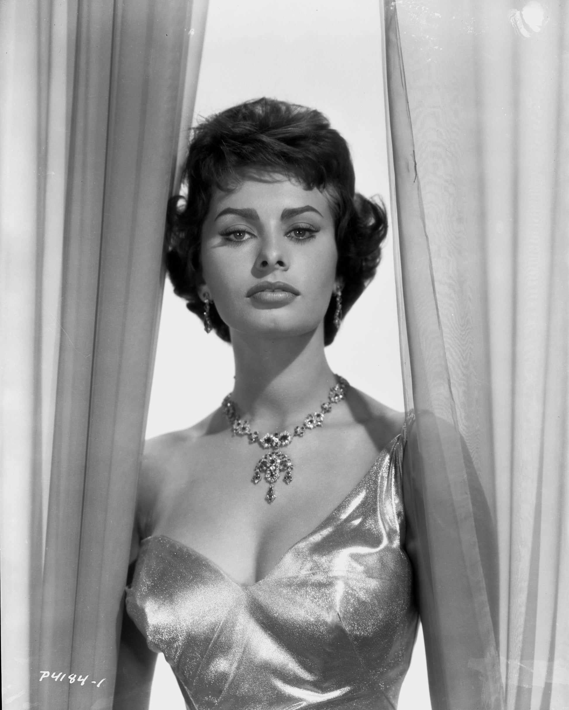sophia loren houseboat gold dress Sophia Loren's Iconic Gold Dress in Houseboat (1958) | Old Hollywood Fashion Moment