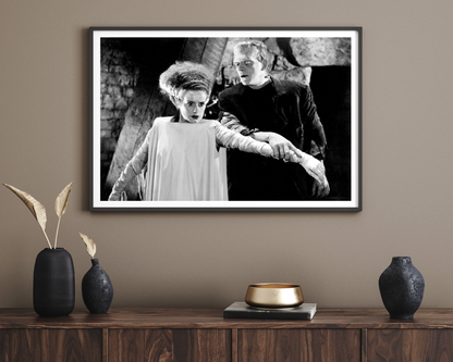 Johnny Cash joue de l'harmonica