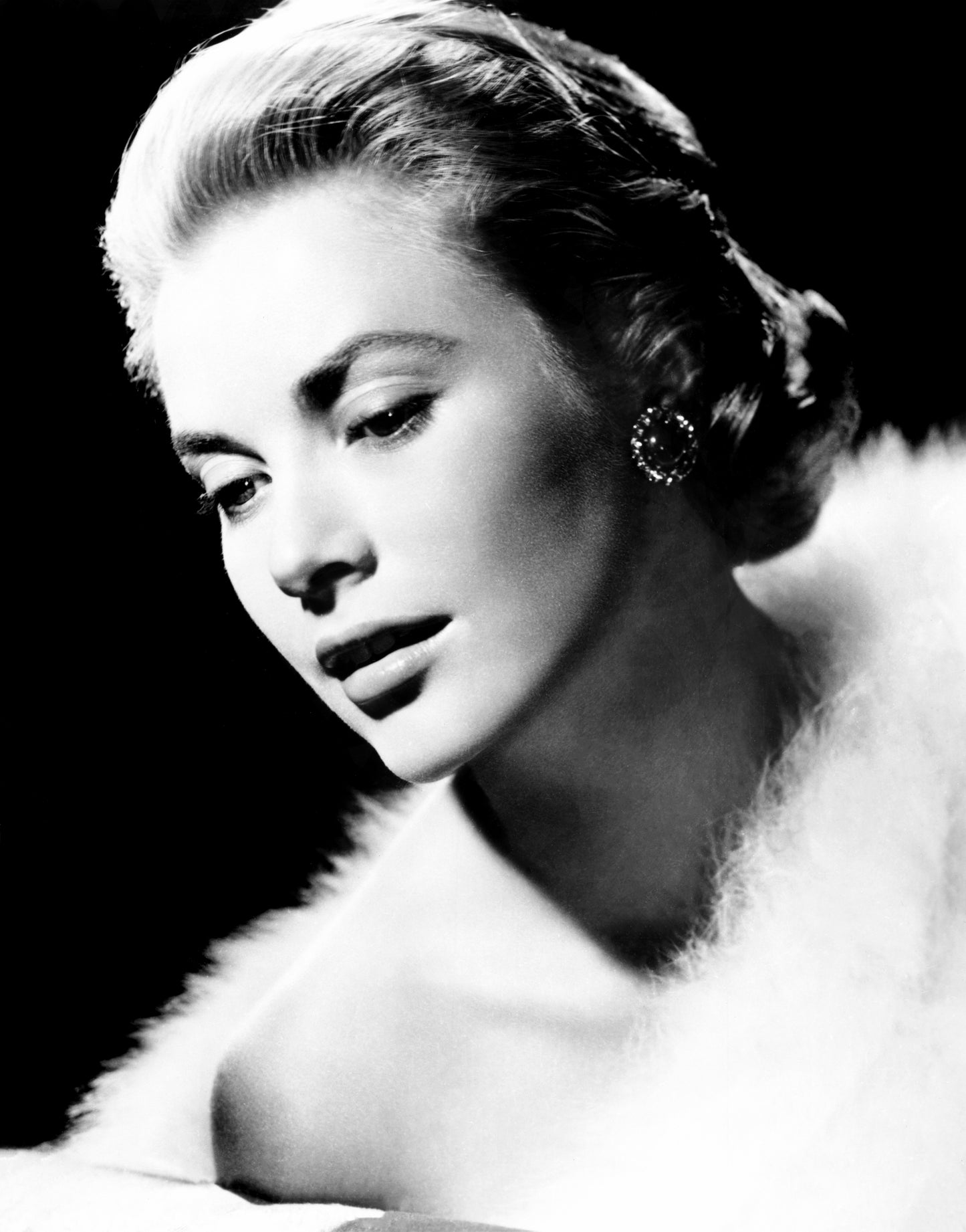 Johnny Cash joue de l'harmonica