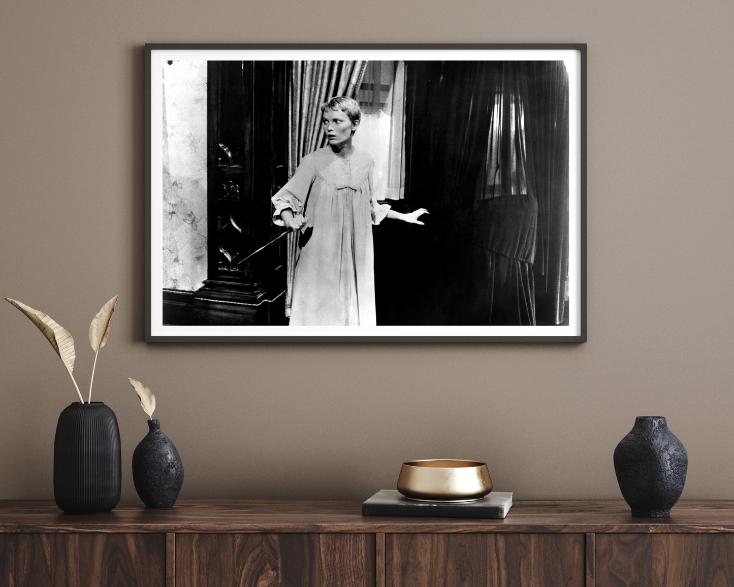 Johnny Cash joue de l'harmonica