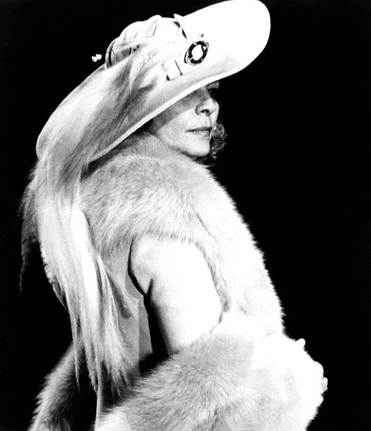 Johnny Cash joue de l'harmonica