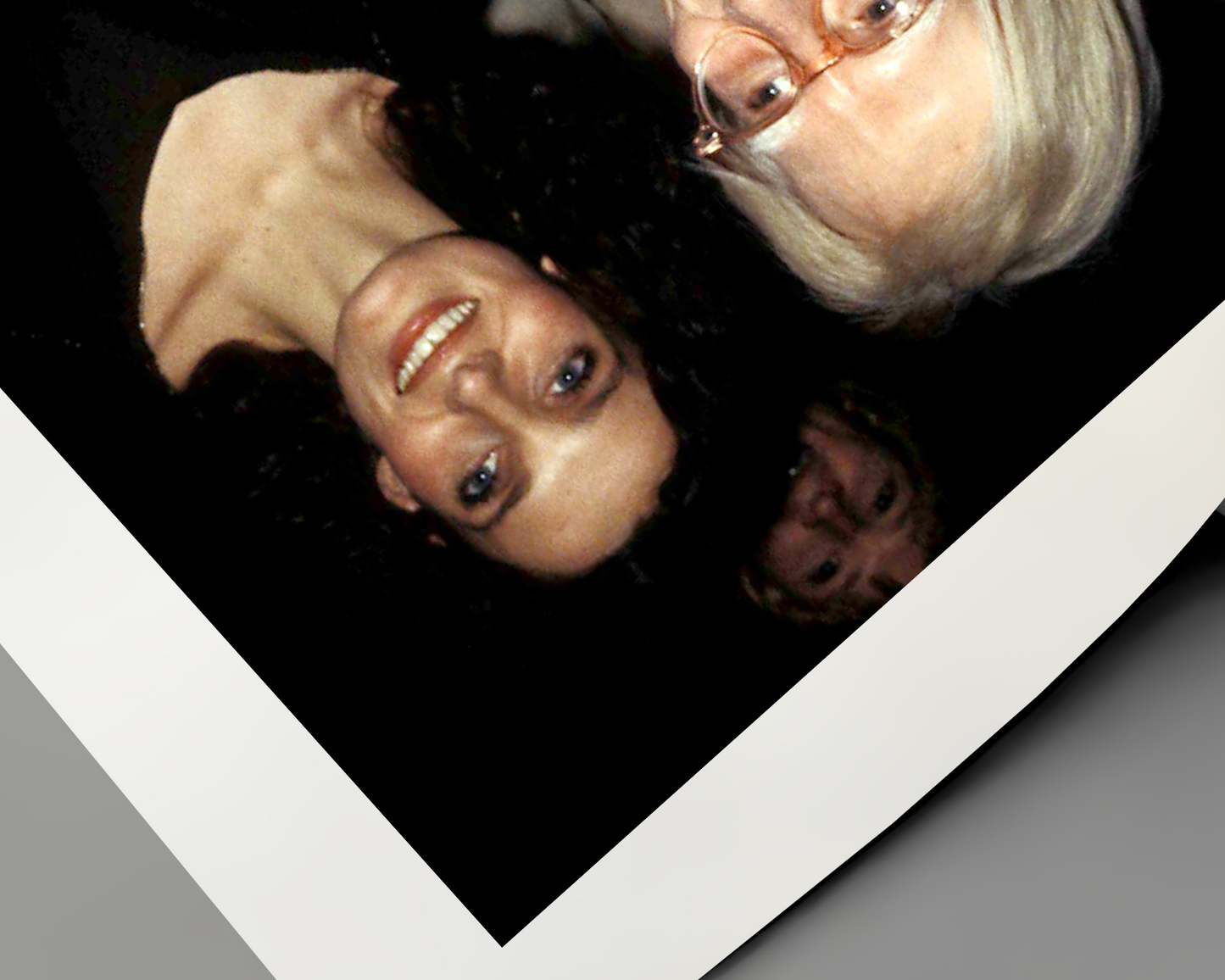 Johnny Cash spielt Mundharmonika