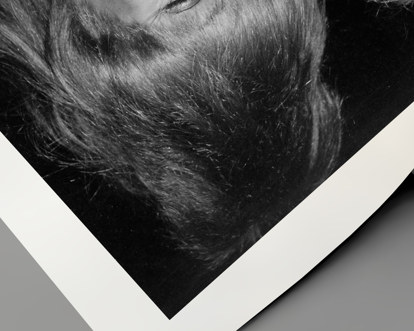 Johnny Cash spielt Mundharmonika