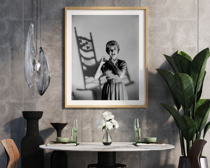 Johnny Cash joue de l'harmonica