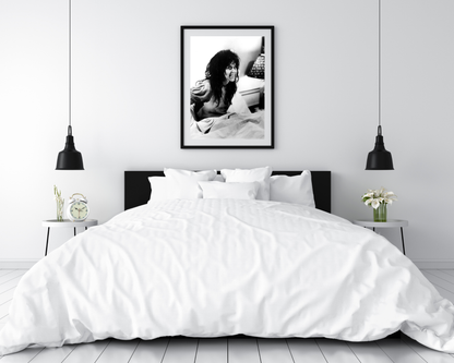 Johnny Cash joue de l'harmonica