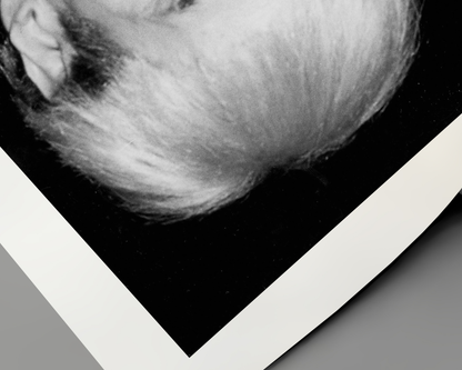 Johnny Cash spielt Mundharmonika