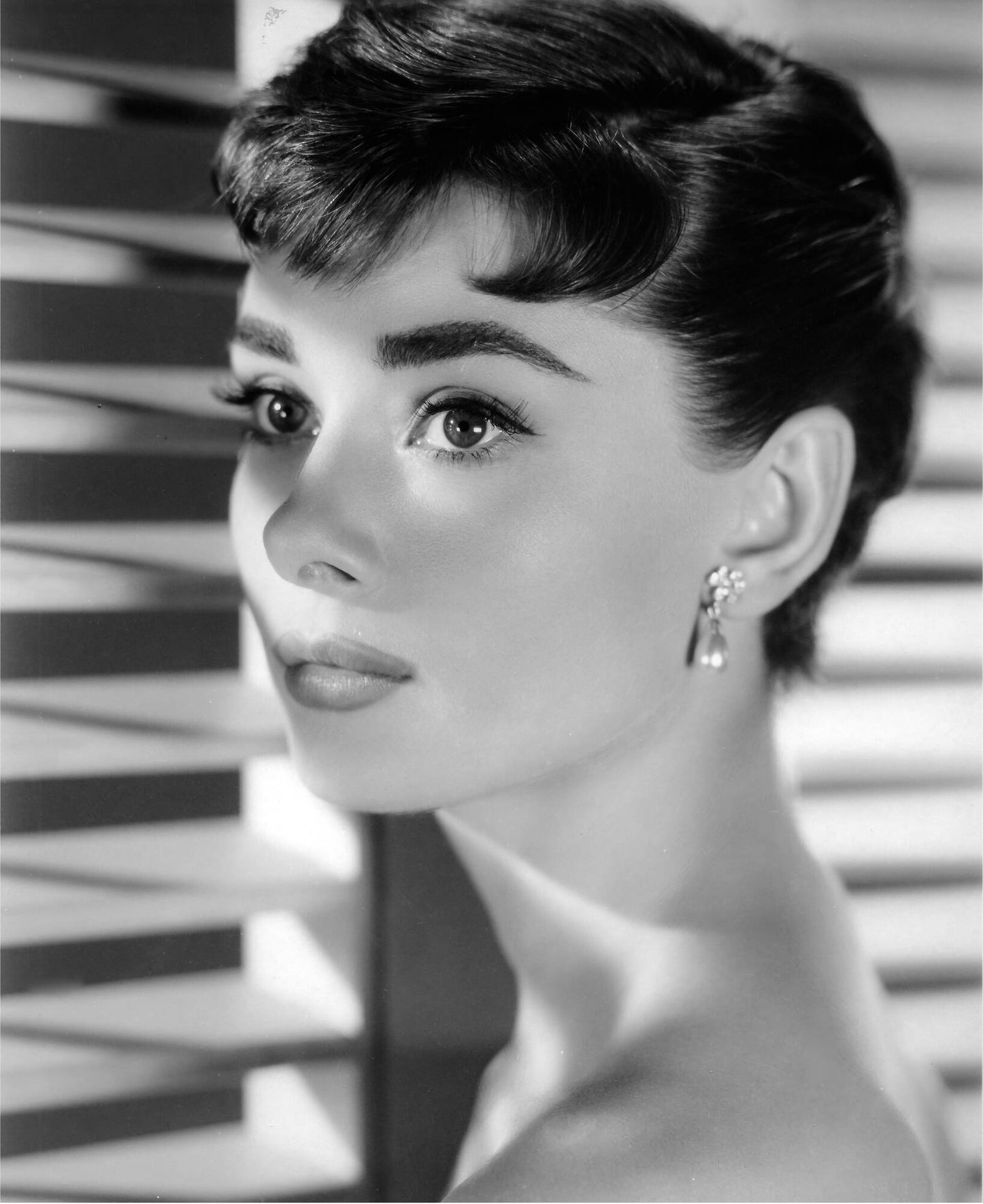 Portrait d'Audrey Hepburn pour "Sabrina"