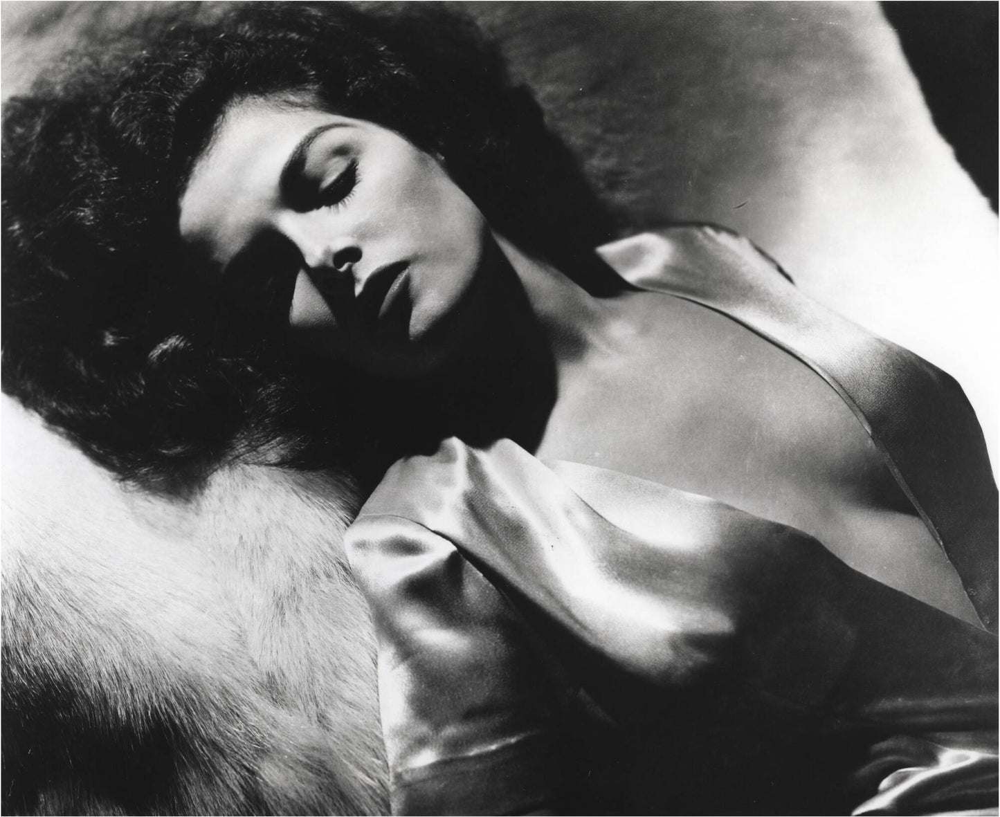 Jane Russell, pin-up dramatique en soie