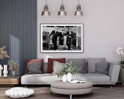 Johnny Cash joue de l'harmonica