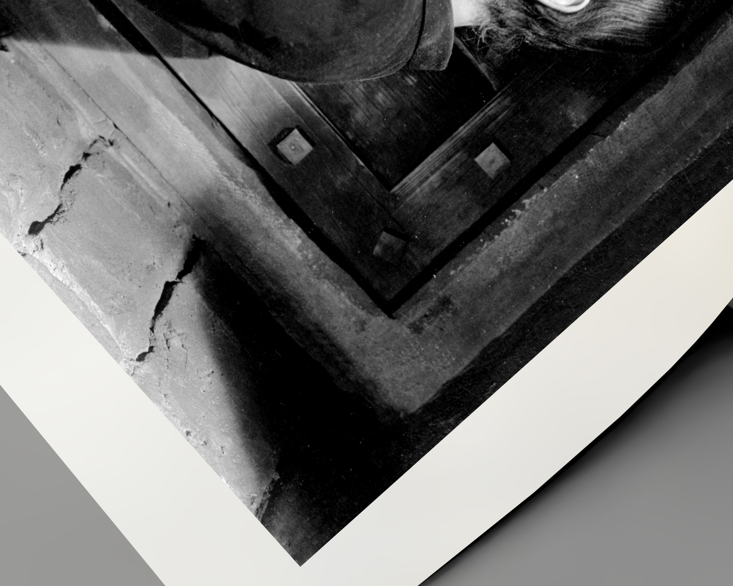 Johnny Cash joue de l'harmonica