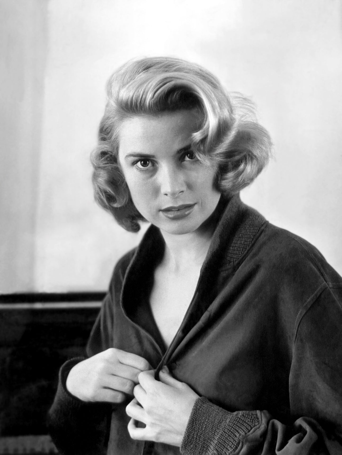 Grace Kelly Buttoning Shirt