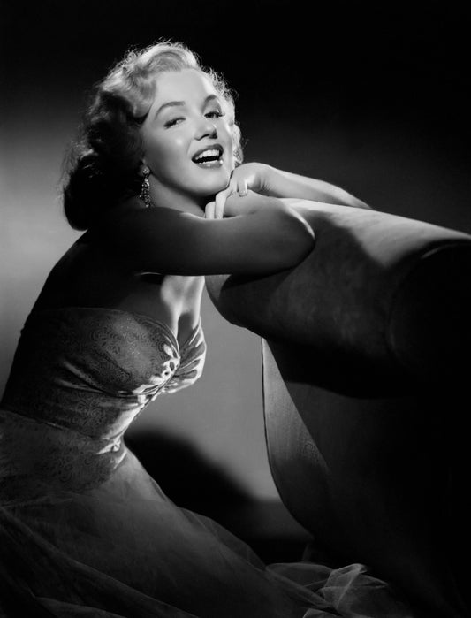 Marilyn Monroe: Dramatic and Elegant Portrait