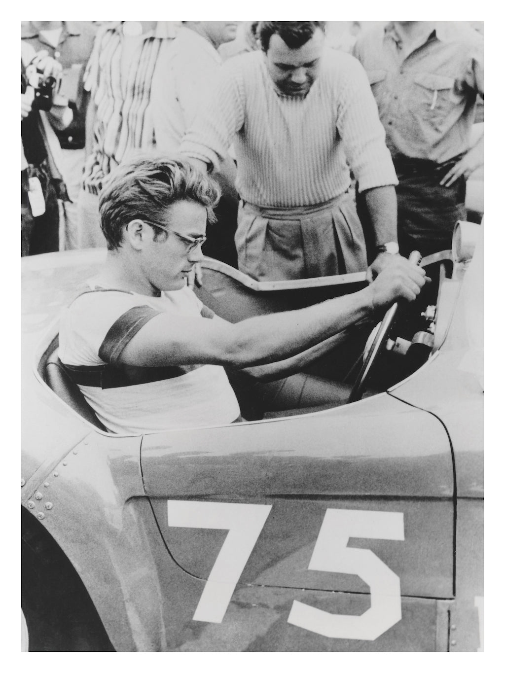 James Dean au volant de sa Porsche Racer