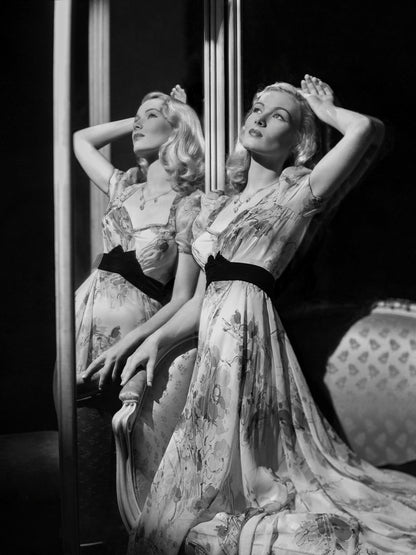 Veronica Lake : Glamour dans le miroir