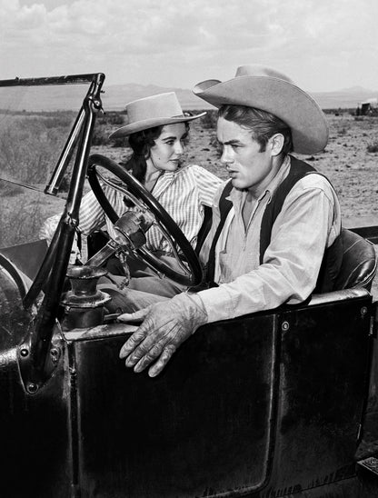 James Dean und Elizabeth Taylor im Auto am Set von „Giant“