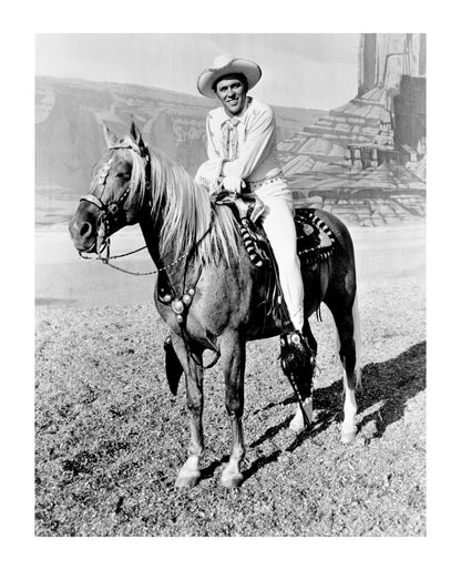 Johnny Cash joue de l'harmonica