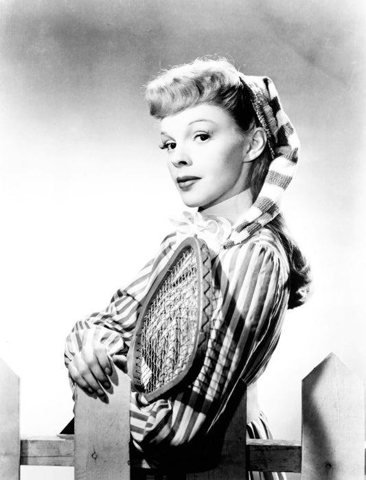 Johnny Cash joue de l'harmonica