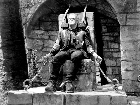 Johnny Cash joue de l'harmonica