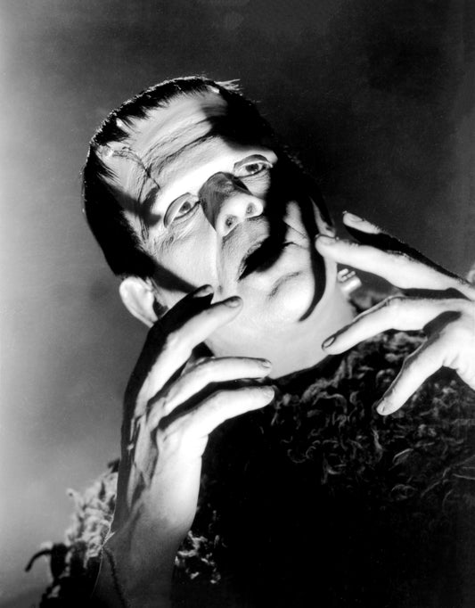 Johnny Cash joue de l'harmonica