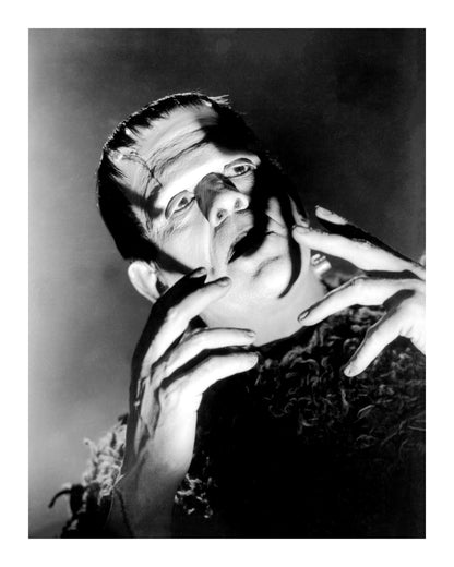 Johnny Cash joue de l'harmonica