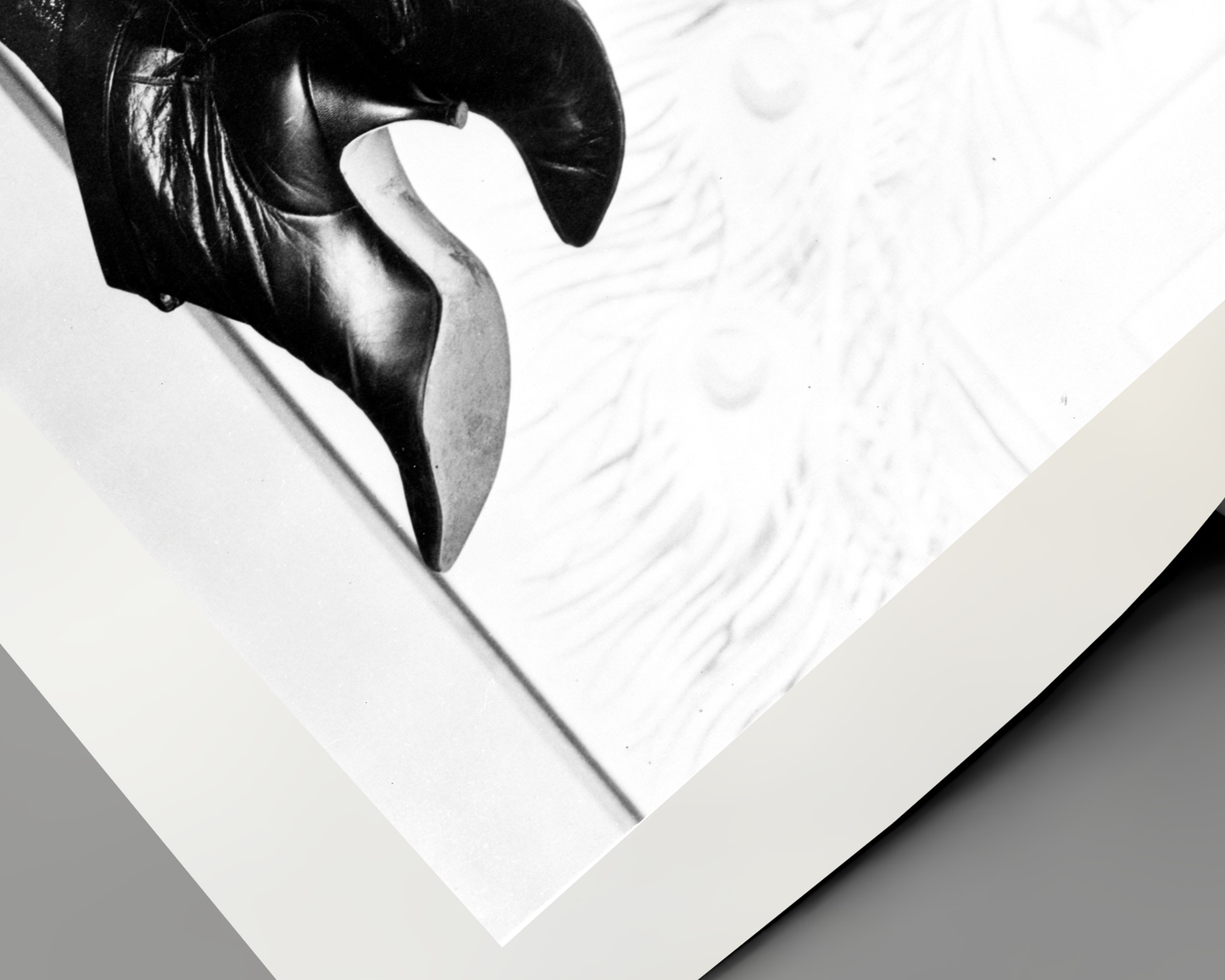 Johnny Cash joue de l'harmonica