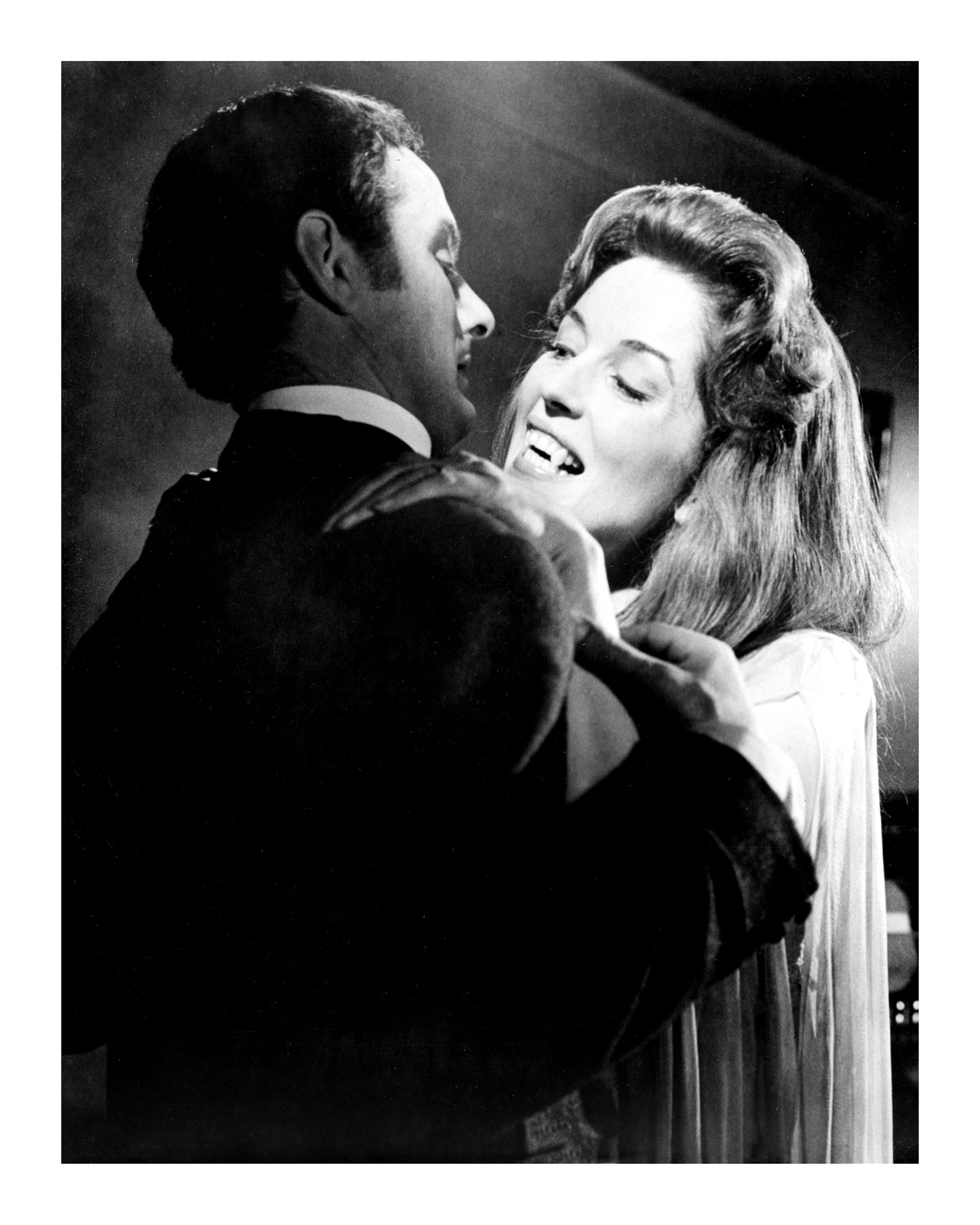 Johnny Cash joue de l'harmonica