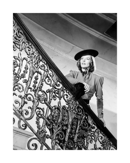 Johnny Cash joue de l'harmonica