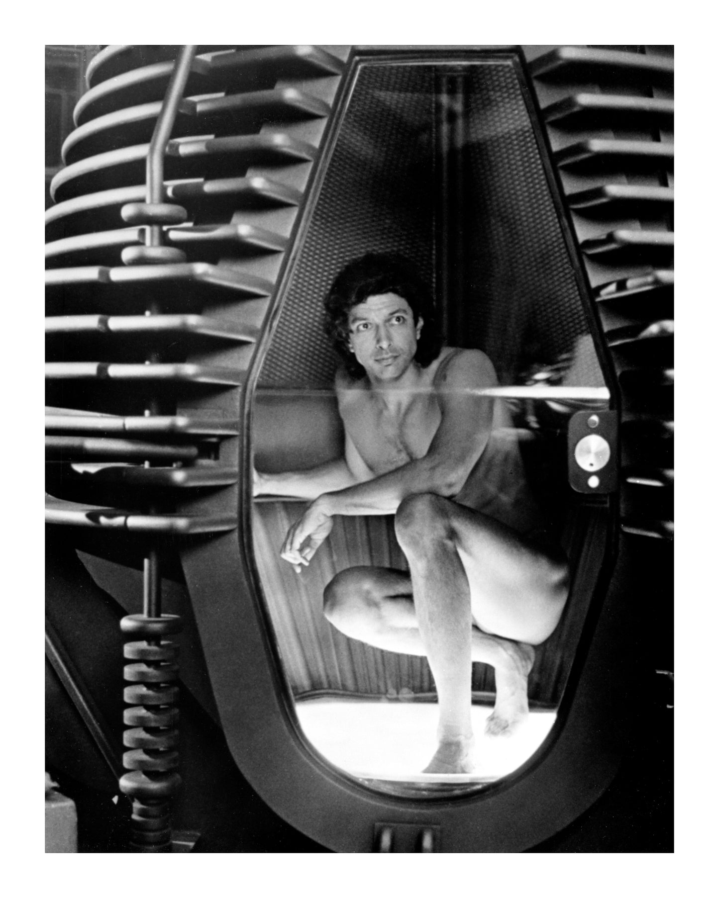 Johnny Cash joue de l'harmonica