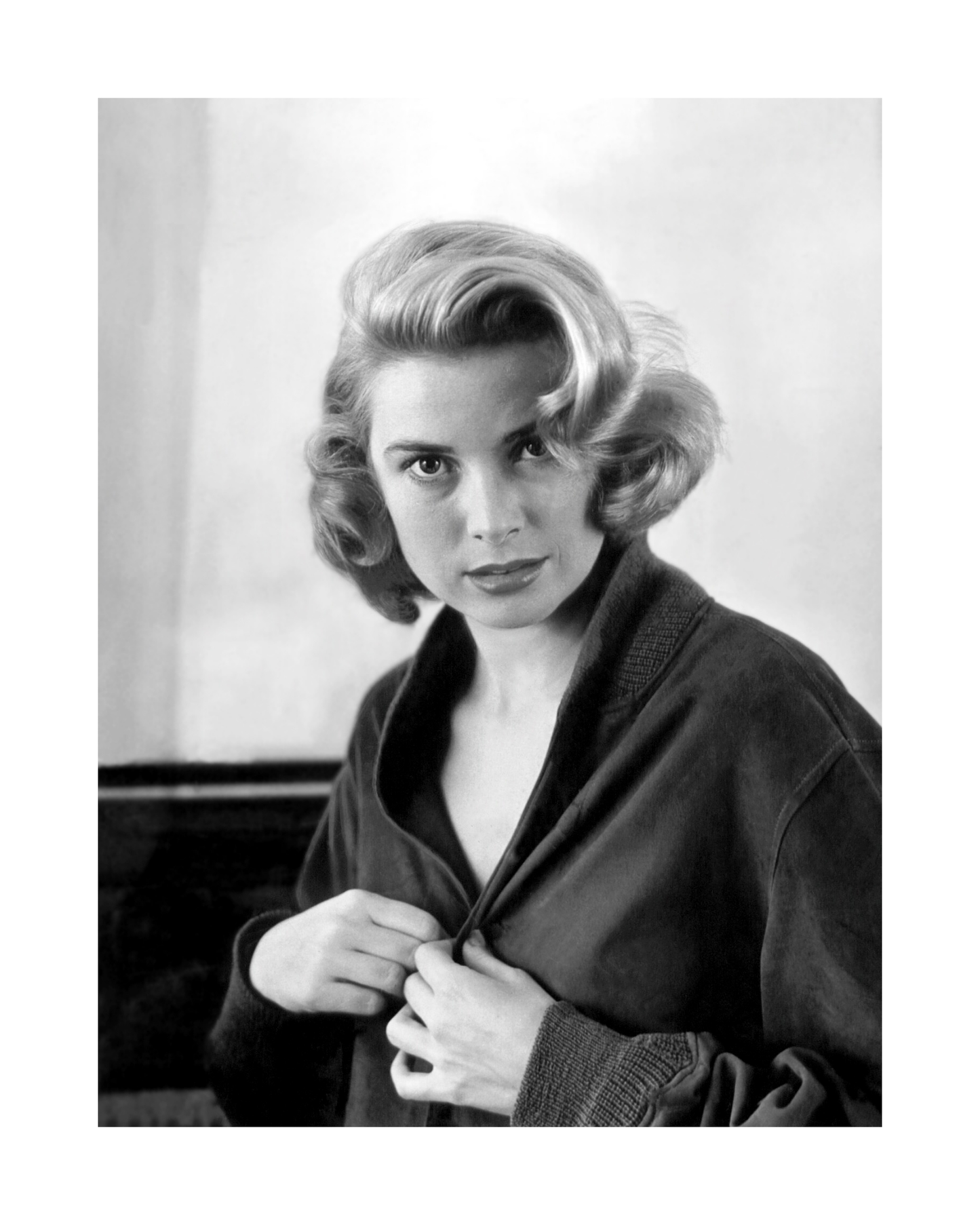 Grace Kelly Buttoning Shirt